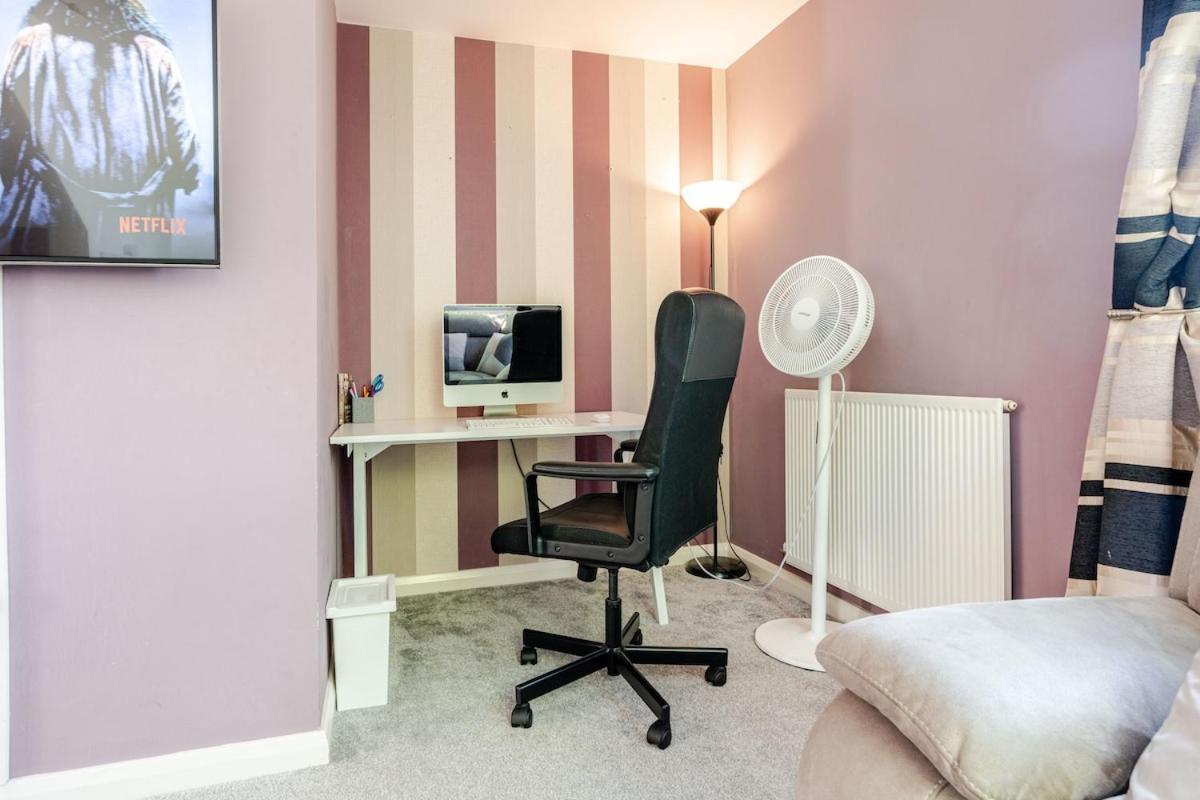 Comfortable 3-Storey House With Free Car Parking Manchester Dış mekan fotoğraf