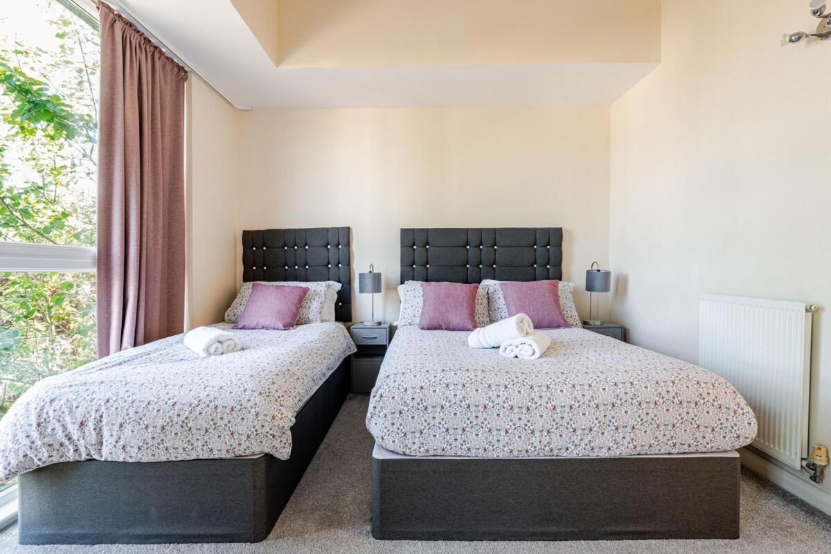 Comfortable 3-Storey House With Free Car Parking Manchester Dış mekan fotoğraf
