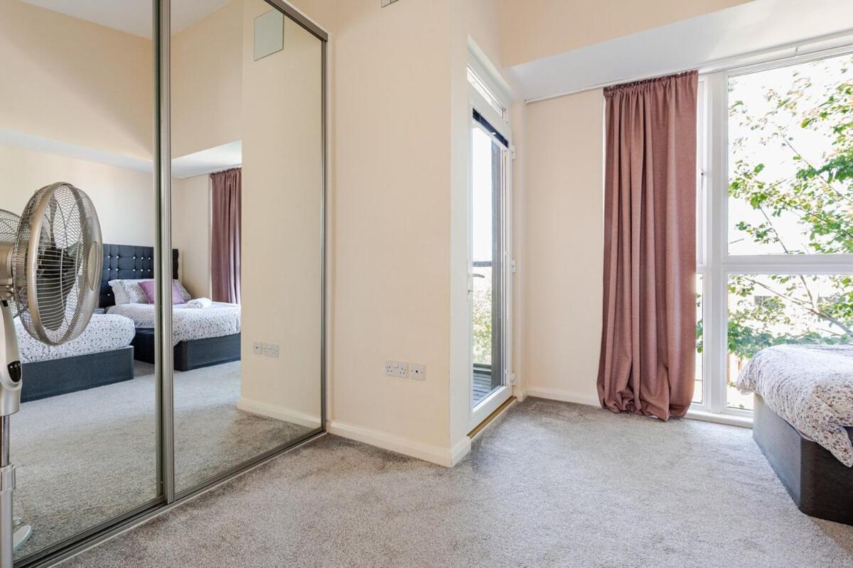 Comfortable 3-Storey House With Free Car Parking Manchester Dış mekan fotoğraf