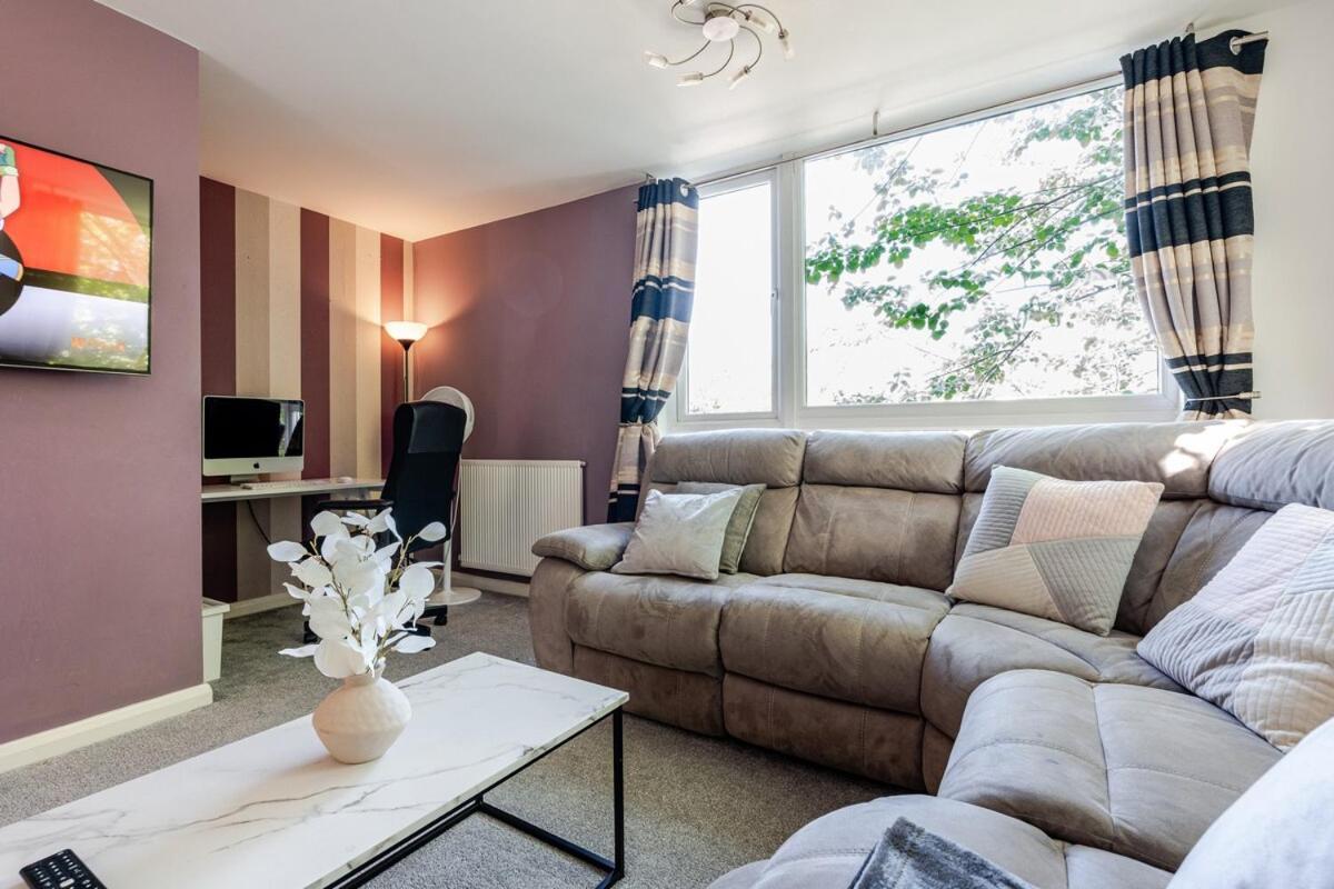 Comfortable 3-Storey House With Free Car Parking Manchester Dış mekan fotoğraf